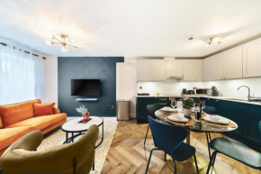 Pass the Keys Stylish London Flat with Courtyard